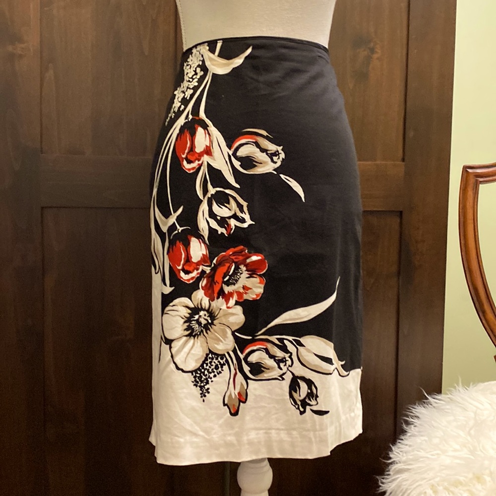 Whit House Black Market floral skirt